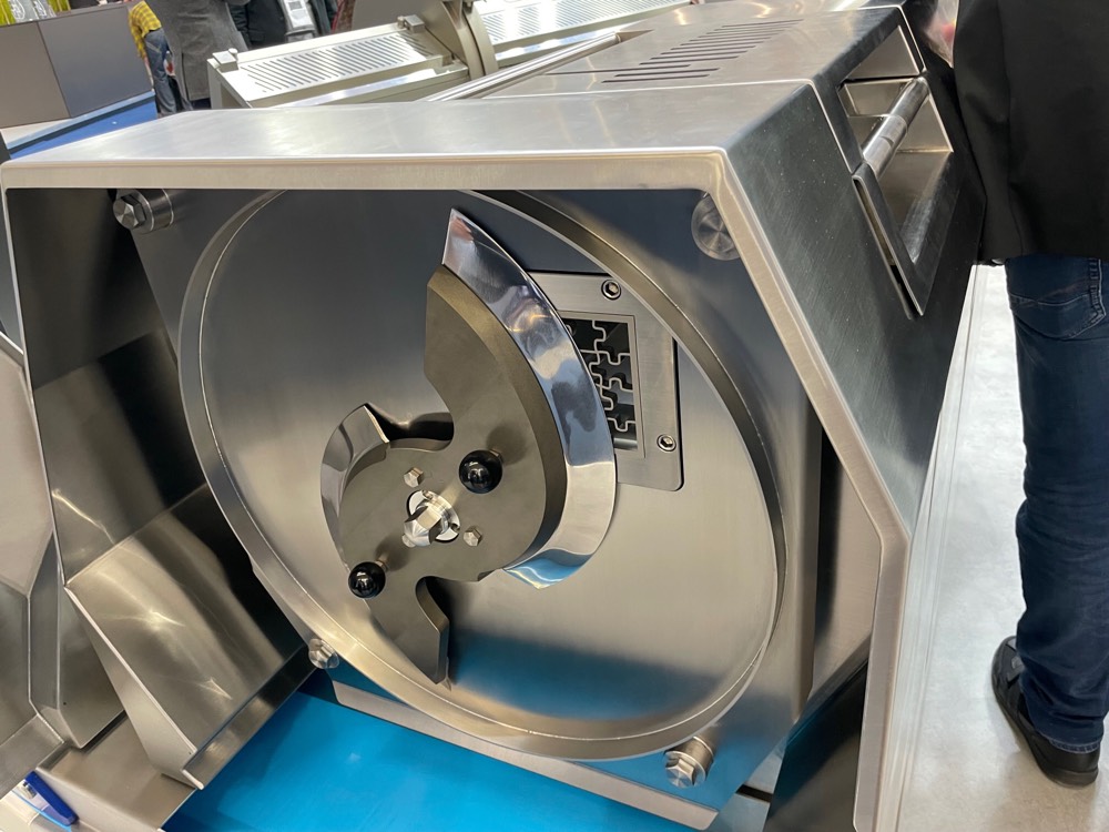 Robotic dicing machine at IFFA 2022